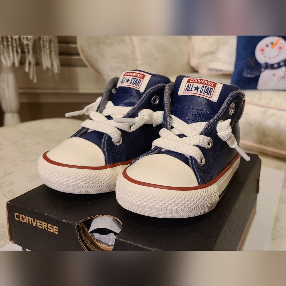 Converse Size 4